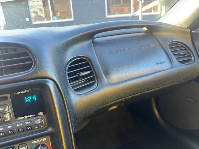 Chevrolet - corvette c5 - 5.7 convertible a - pacecar indy 500 - 1065 van 1158 - 1998 - afbeelding 11 van  34