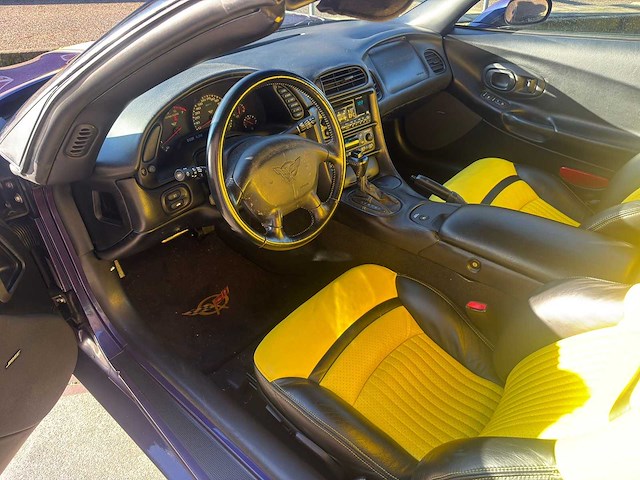 Chevrolet - corvette c5 - 5.7 convertible a - pacecar indy 500 - 1065 van 1158 - 1998 - afbeelding 34 van  34