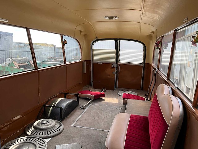 Chevrolet - personenbus - afbeelding 26 van  39