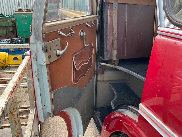 Chevrolet - personenbus - afbeelding 30 van  39