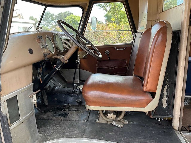 Chevrolet - personenbus - afbeelding 12 van  22