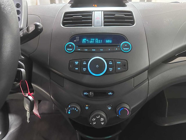 Chevrolet - spark - 1.0 16v ls bi-fuel - 95-npd-3- 2010 - afbeelding 3 van  14