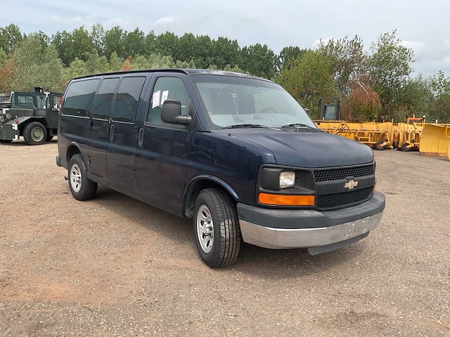 Chevrolet bus - afbeelding 12 van  18