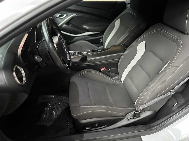 Chevrolet camaro 1lt 2.0l i4 f dohc 16v 275pk 2017 - afbeelding 37 van  46