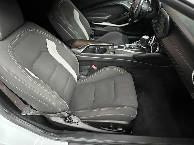 Chevrolet camaro 1lt 2.0l i4 f dohc 16v 275pk 2017 - afbeelding 40 van  47