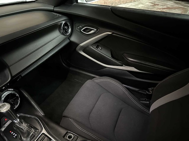 Chevrolet camaro 1lt 2.0l i4 f dohc 16v 275pk 2017 - afbeelding 13 van  32