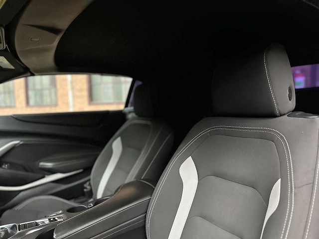 Chevrolet camaro 1lt 2.0l i4 f dohc 16v 275pk 2017 - afbeelding 39 van  47