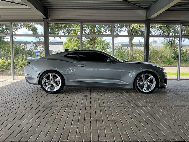 Chevrolet camaro | 3.6 v6 335 pk | 2023 | sharkskin metallic | sportonderstel | hd achteruitrijcamera | btw auto - afbeelding 2 van  30
