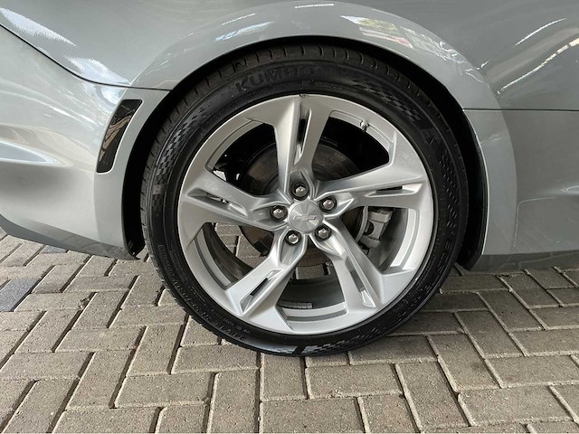 Chevrolet camaro | 3.6 v6 335 pk | 2023 | sharkskin metallic | sportonderstel | hd achteruitrijcamera | btw auto - afbeelding 4 van  30