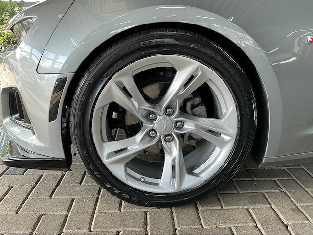 Chevrolet camaro | 3.6 v6 335 pk | 2023 | sharkskin metallic | sportonderstel | hd achteruitrijcamera | btw auto - afbeelding 27 van  30