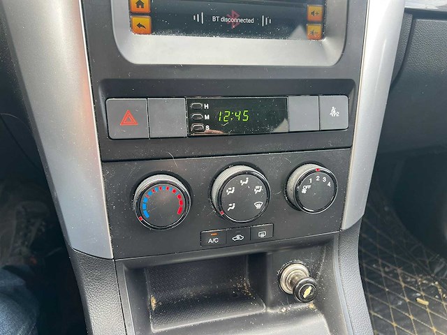 Chevrolet captiva 2.4i style 2wd, j-505-nl - afbeelding 2 van  3