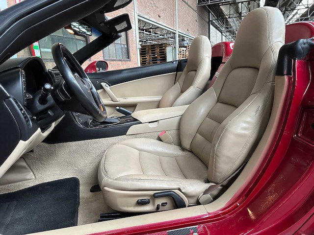 Chevrolet corvette 6.2 v8 376cu convertible 437pk 2008 youngtimer - afbeelding 28 van  40