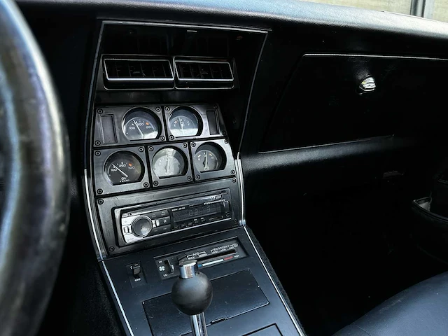 Chevrolet corvette sport coupe 2-door 5.7 v8 190pk 1981 - afbeelding 21 van  45