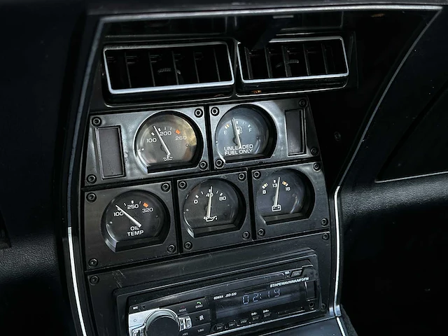 Chevrolet corvette sport coupe 2-door 5.7 v8 190pk 1981 - afbeelding 22 van  45