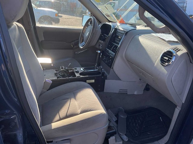 Chevrolet explorer suv bedrijfswagen - afbeelding 21 van  22