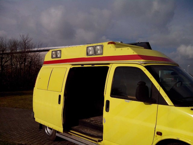 Chevrolet express van 2500 v8 6,5l turbo diesel - afbeelding 25 van  44