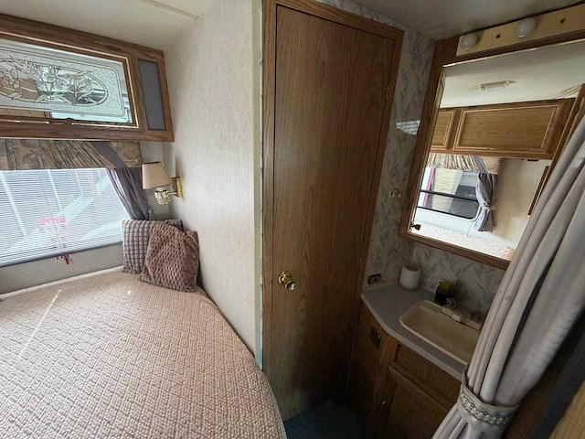 Chevrolet itasca sunrise winnebago kampeerauto 6.5 v8 intergraal camper vs-22-gh - afbeelding 17 van  41