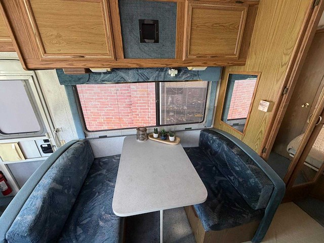 Chevrolet itasca sunrise winnebago kampeerauto 6.5 v8 intergraal camper vs-22-gh - afbeelding 24 van  41