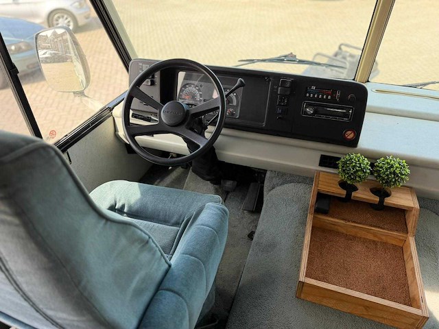 Chevrolet itasca sunrise winnebago kampeerauto 6.5 v8 intergraal camper vs-22-gh - afbeelding 30 van  41