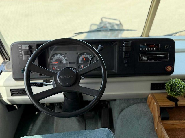 Chevrolet itasca sunrise winnebago kampeerauto 6.5 v8 intergraal camper vs-22-gh - afbeelding 32 van  41