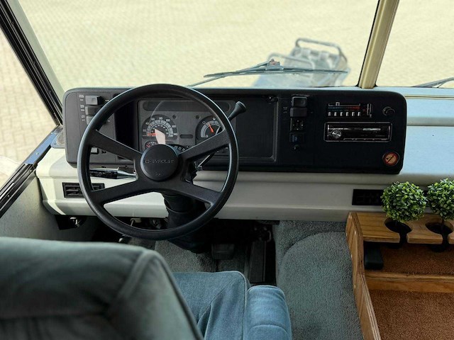 Chevrolet itasca sunrise winnebago kampeerauto 6.5 v8 intergraal camper vs-22-gh - afbeelding 33 van  41