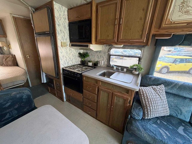 Chevrolet itasca sunrise winnebago kampeerauto 6.5 v8 intergraal camper vs-22-gh - afbeelding 9 van  39