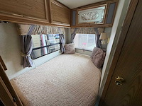 Chevrolet itasca sunrise winnebago kampeerauto 6.5 v8 intergraal camper vs-22-gh - afbeelding 13 van  39