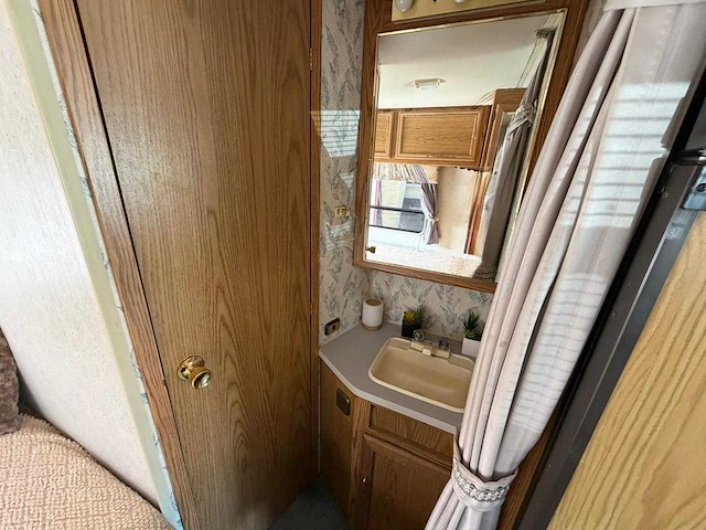Chevrolet itasca sunrise winnebago kampeerauto 6.5 v8 intergraal camper vs-22-gh - afbeelding 17 van  39