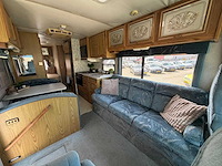 Chevrolet itasca sunrise winnebago kampeerauto 6.5 v8 intergraal camper vs-22-gh - afbeelding 18 van  39