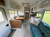 Chevrolet thor hurricane kampeerwagen 6.5 v8 intergraal camper p-687-zk - afbeelding 5 van  34