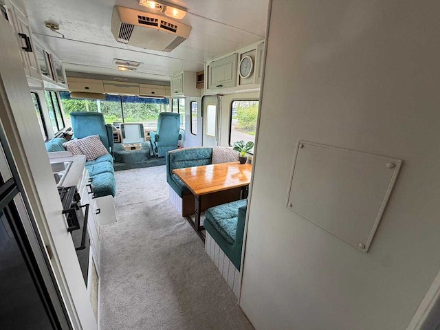 Chevrolet thor hurricane kampeerwagen 6.5 v8 intergraal camper p-687-zk - afbeelding 10 van  34