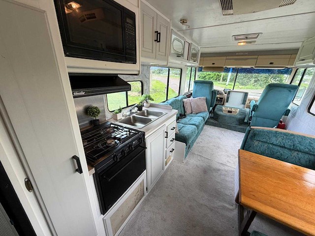 Chevrolet thor hurricane kampeerwagen 6.5 v8 intergraal camper p-687-zk - afbeelding 11 van  34