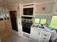 Chevrolet thor hurricane kampeerwagen 6.5 v8 intergraal camper p-687-zk - afbeelding 14 van  34