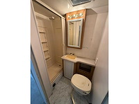 Chevrolet thor hurricane kampeerwagen 6.5 v8 intergraal camper p-687-zk - afbeelding 22 van  34