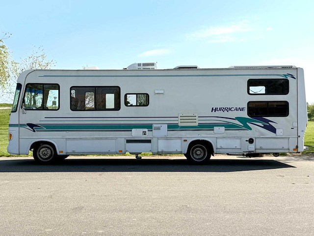 Chevrolet thor hurricane kampeerwagen 6.5 v8 intergraal camper p-687-zk - afbeelding 12 van  34