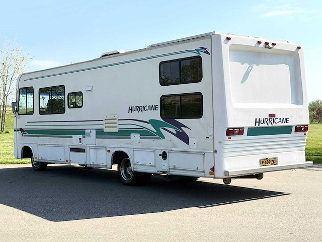 Chevrolet thor hurricane kampeerwagen 6.5 v8 intergraal camper p-687-zk - afbeelding 23 van  34