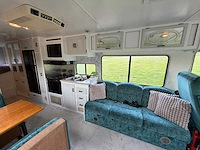 Chevrolet thor hurricane kampeerwagen 6.5 v8 intergraal camper p-687-zk - afbeelding 33 van  34