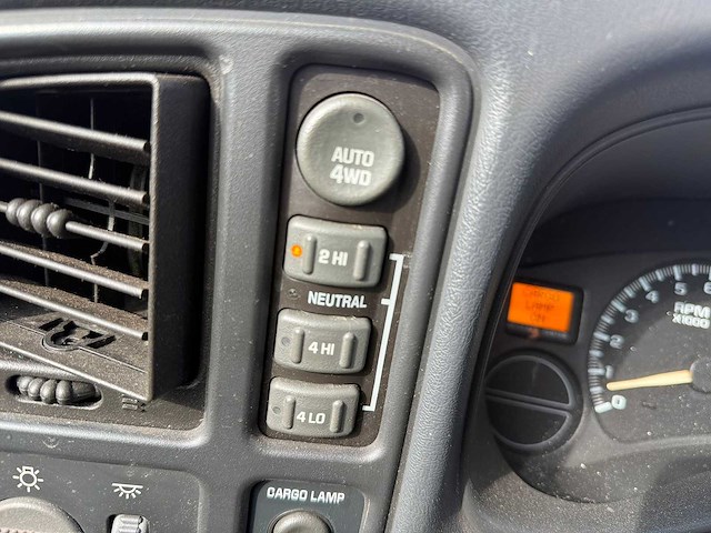 Chevrolet usa - avalanche - 5.3 1500 - bedrijfswagen - 70-bk-rg - afbeelding 3 van  13