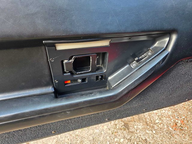 Chevrolet usa - corvette c4 - 5.7 coupé inj. - 1984 - 83-tx-kr - afbeelding 9 van  21