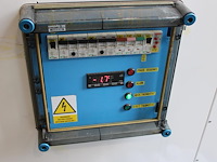 Chiller / glycol koelinstallatie t.b.v. gistingstanks. let op: kavel is onderdeel van combinatiekavel k001. onderdeel van combinatiekavel complete mini brouwerijopstelling bestaande uit brouwhuis, 8 gistingstanks (deels gevuld), bottellijn, pompen, warmtewisselaar, natte lijn etiketteermachine en chiller - afbeelding 4 van  4