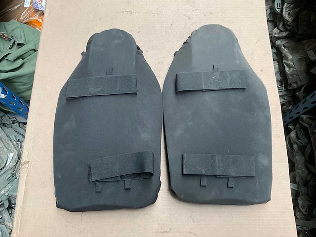 Chin guard set (4x) - afbeelding 1 van  3