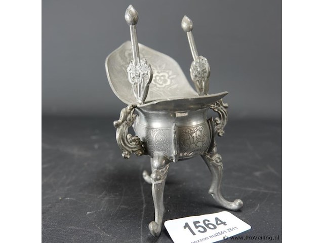 Chinese tinnen handwerk "jue" uit de quing dynastie, 2e helft 19e eeuw, makersmark op de achterkant - afbeelding 1 van  5