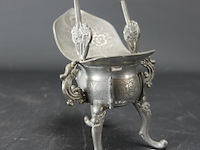 Chinese tinnen handwerk "jue" uit de quing dynastie, 2e helft 19e eeuw, makersmark op de achterkant