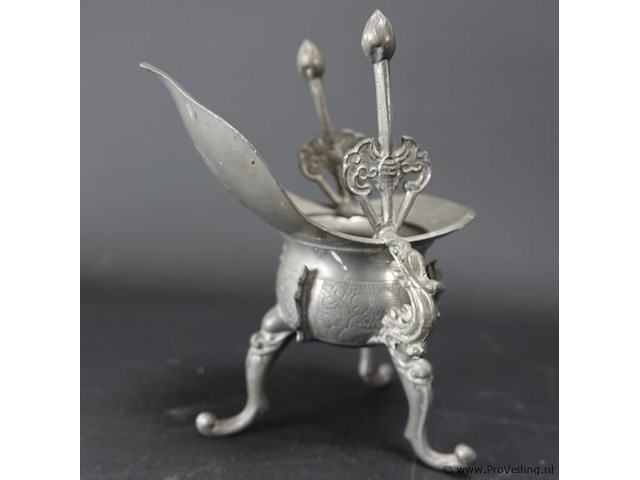 Chinese tinnen handwerk "jue" uit de quing dynastie, 2e helft 19e eeuw, makersmark op de achterkant - afbeelding 4 van  5