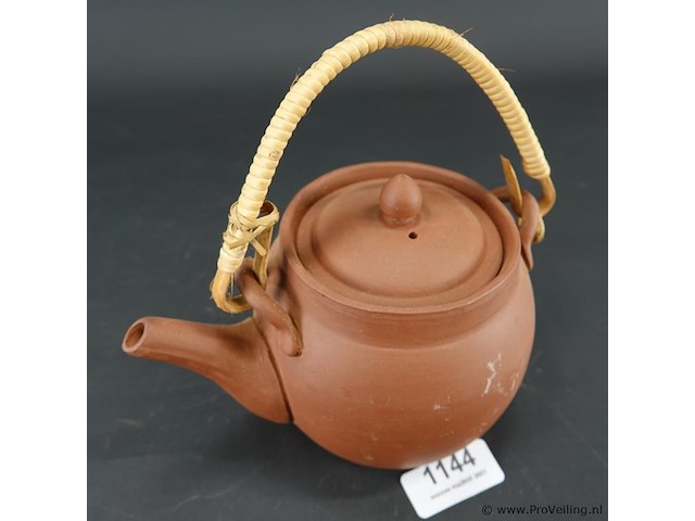 Chinese yixing theepot - afbeelding 2 van  5