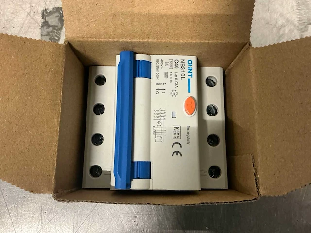 Chint aardlekautomaat 3-polig+nul 40a c-kar 30ma meterkast (6x) - afbeelding 1 van  3