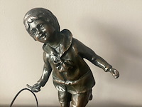 Chiparus - 'jongen speelt met hoepel' - brons - afbeelding 5 van  9