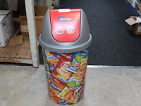 Chips prullenbak met kanteldeksel. hoogte 70 cm. - afbeelding 1 van  2