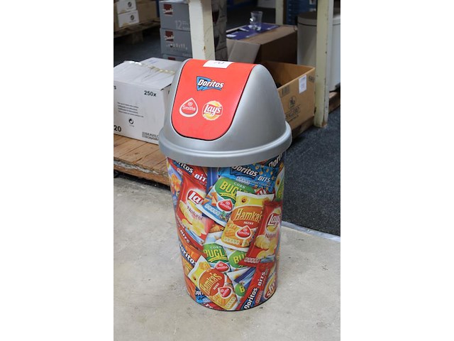 Chips prullenbak met kanteldeksel. hoogte 70 cm. - afbeelding 2 van  2
