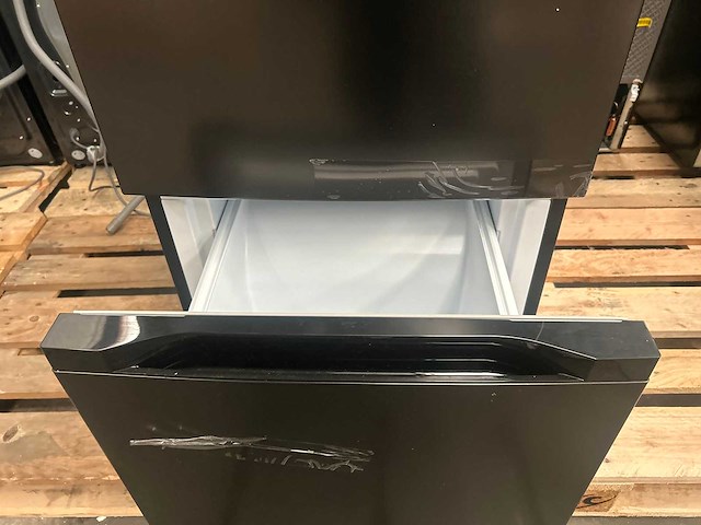 Chiq - cid282neibe - koel-vriescombinatie 282 liter - afbeelding 12 van  14